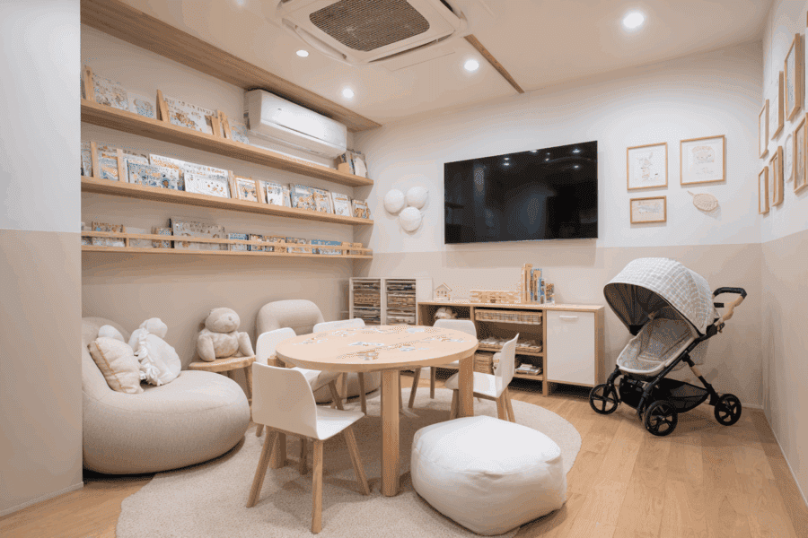 ナチュラルなエステサロンのキッズルーム